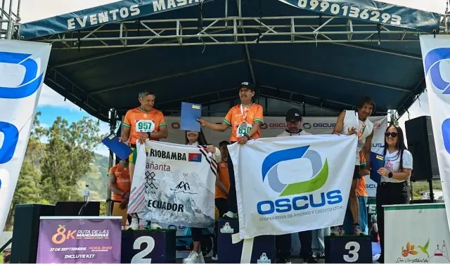 Podio de premiación de la carrera