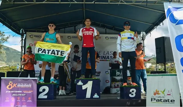 Podio de premiación de la carrera